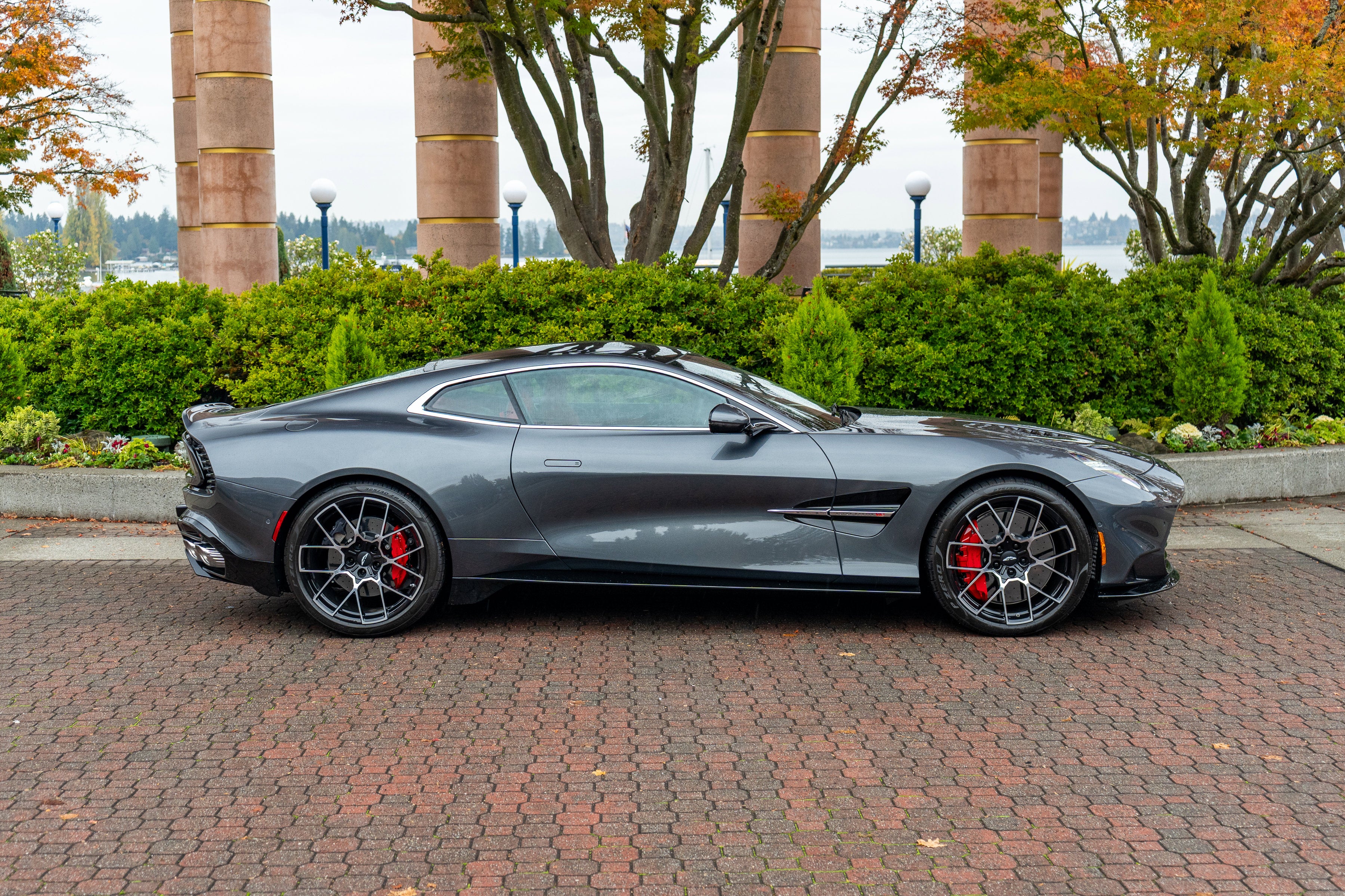 2025 Aston Martin Vanquish Coupe