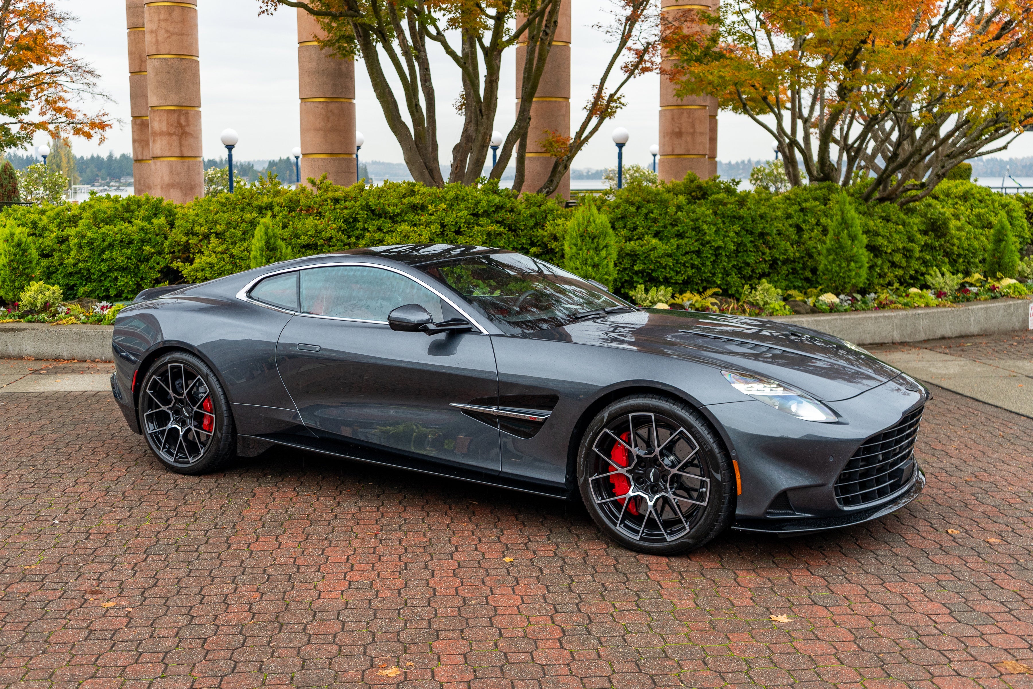 2025 Aston Martin Vanquish Coupe
