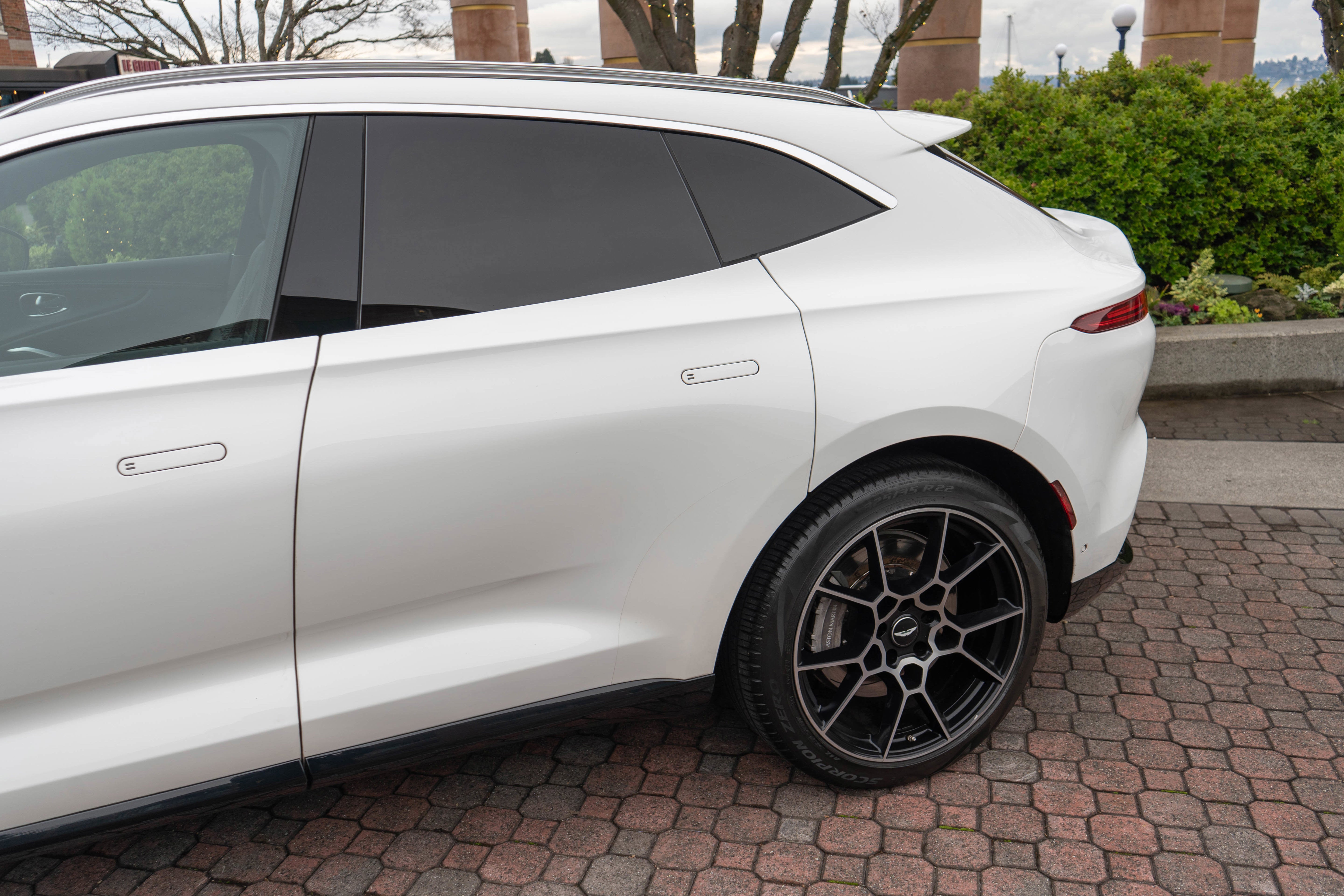 2021 Aston Martin DBX AWD
