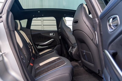 2023 Aston Martin DBX 707 707