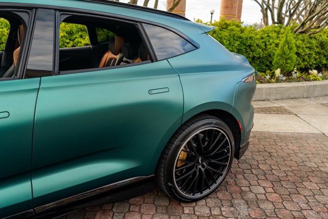2023 Aston Martin DBX 707