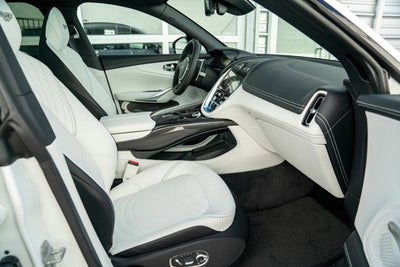 2023 Aston Martin DBX 707