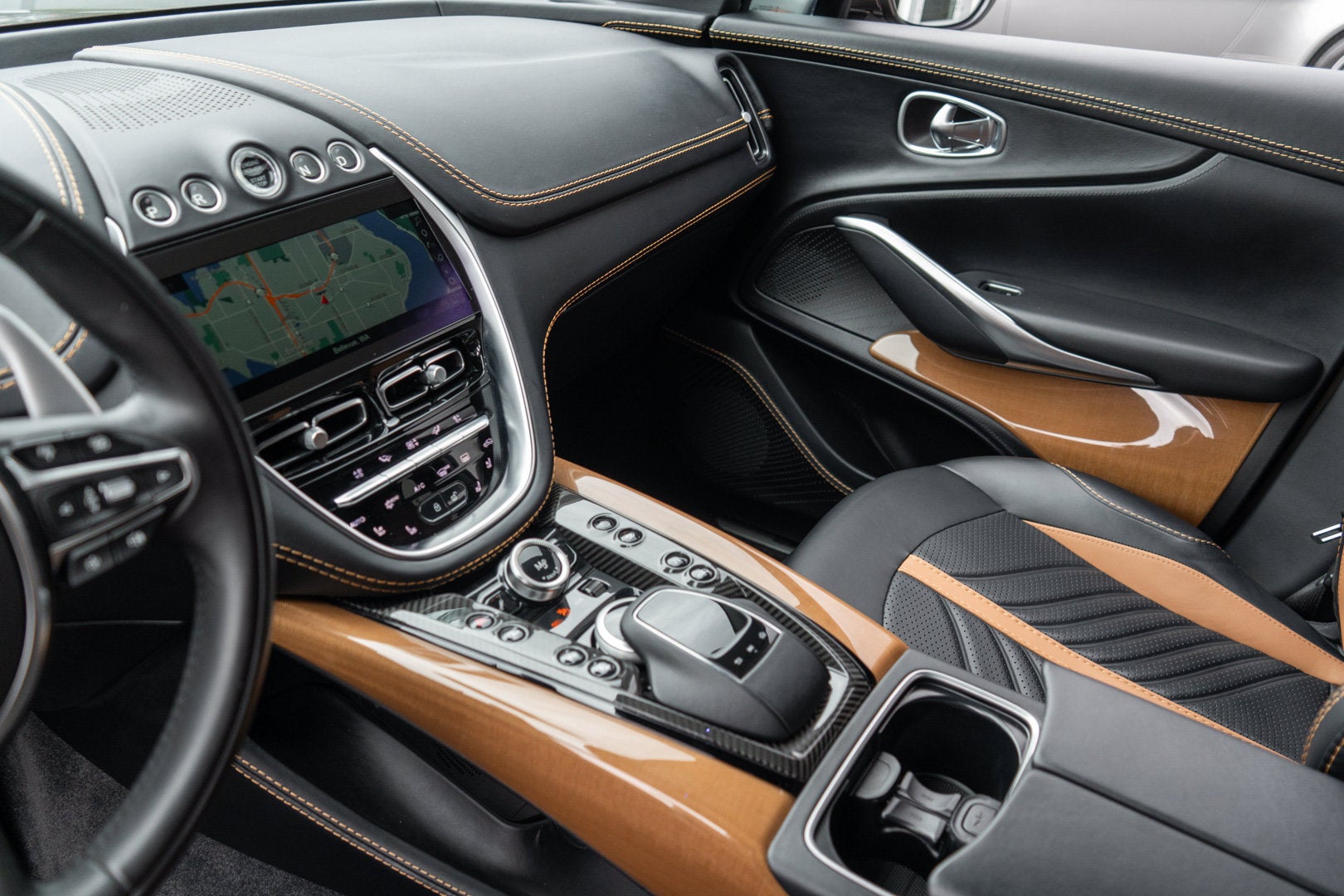 2023 Aston Martin DBX 707