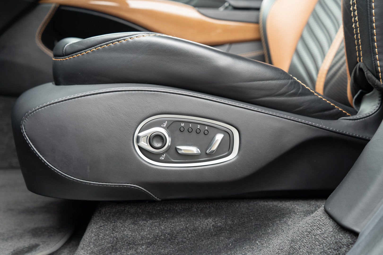 2023 Aston Martin DBX 707
