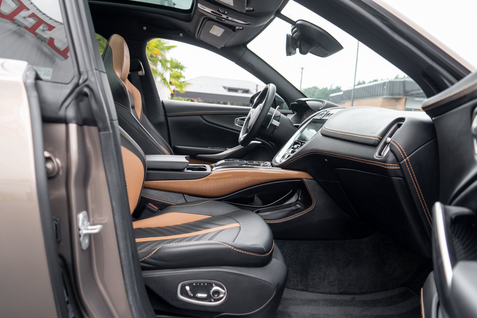 2023 Aston Martin DBX 707