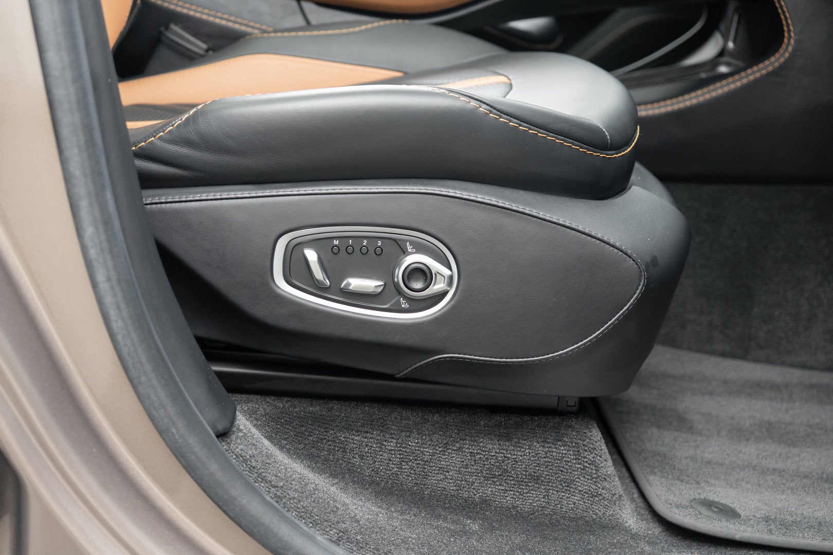 2023 Aston Martin DBX 707