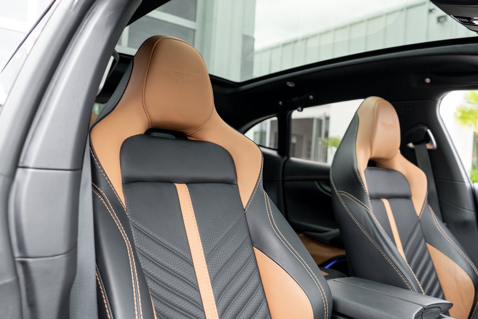 2023 Aston Martin DBX 707
