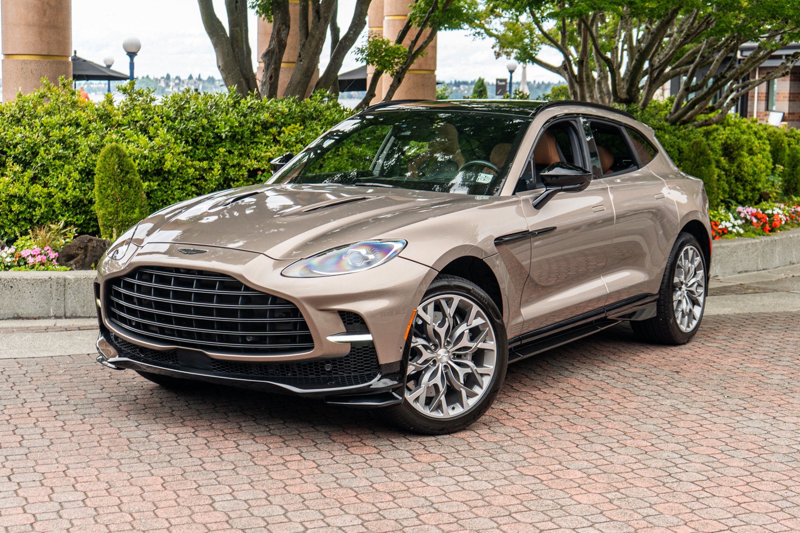 2023 Aston Martin DBX 707