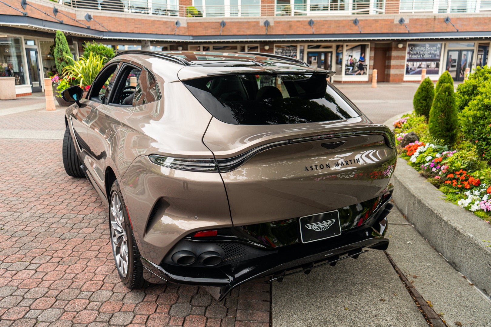 2023 Aston Martin DBX 707