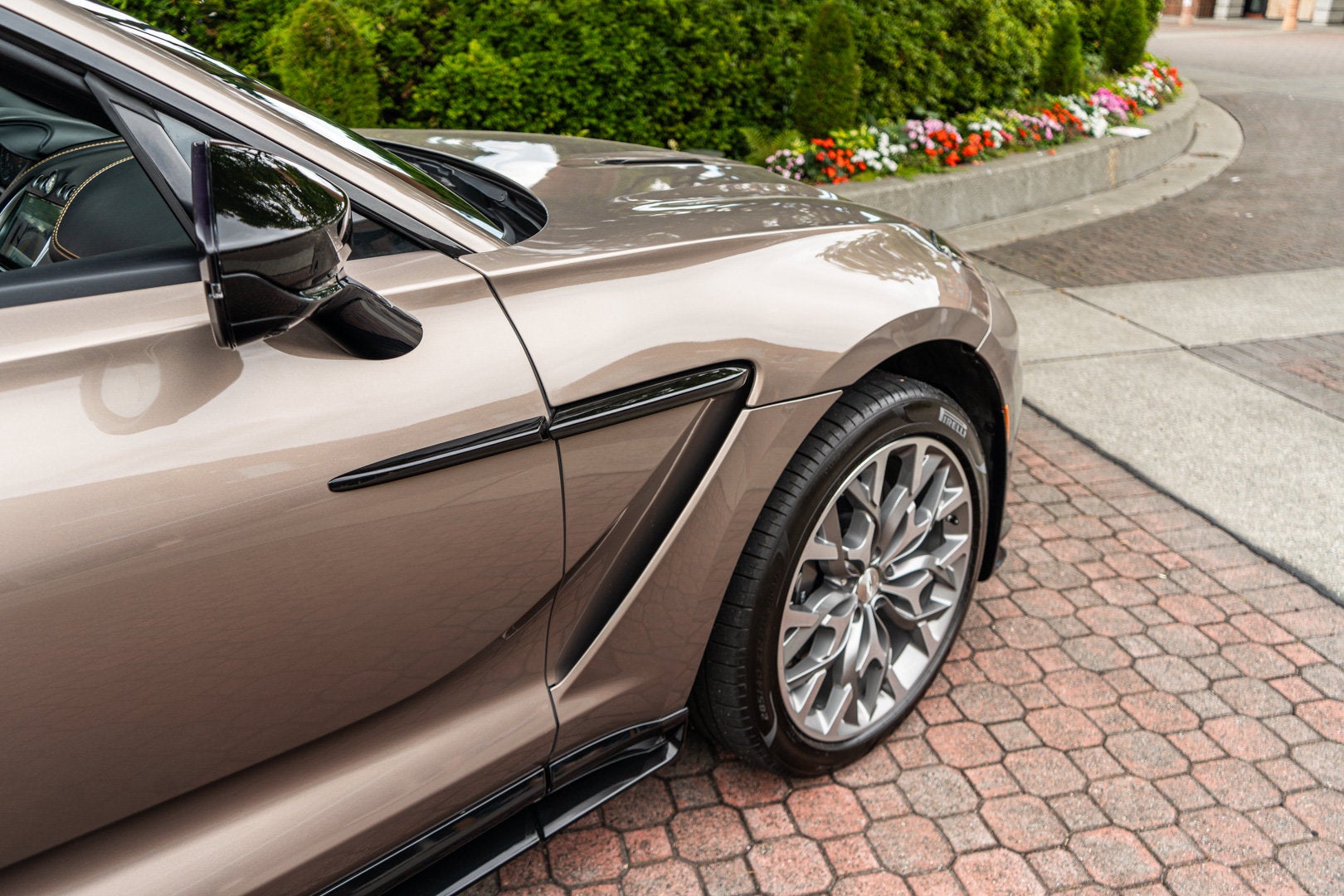 2023 Aston Martin DBX 707
