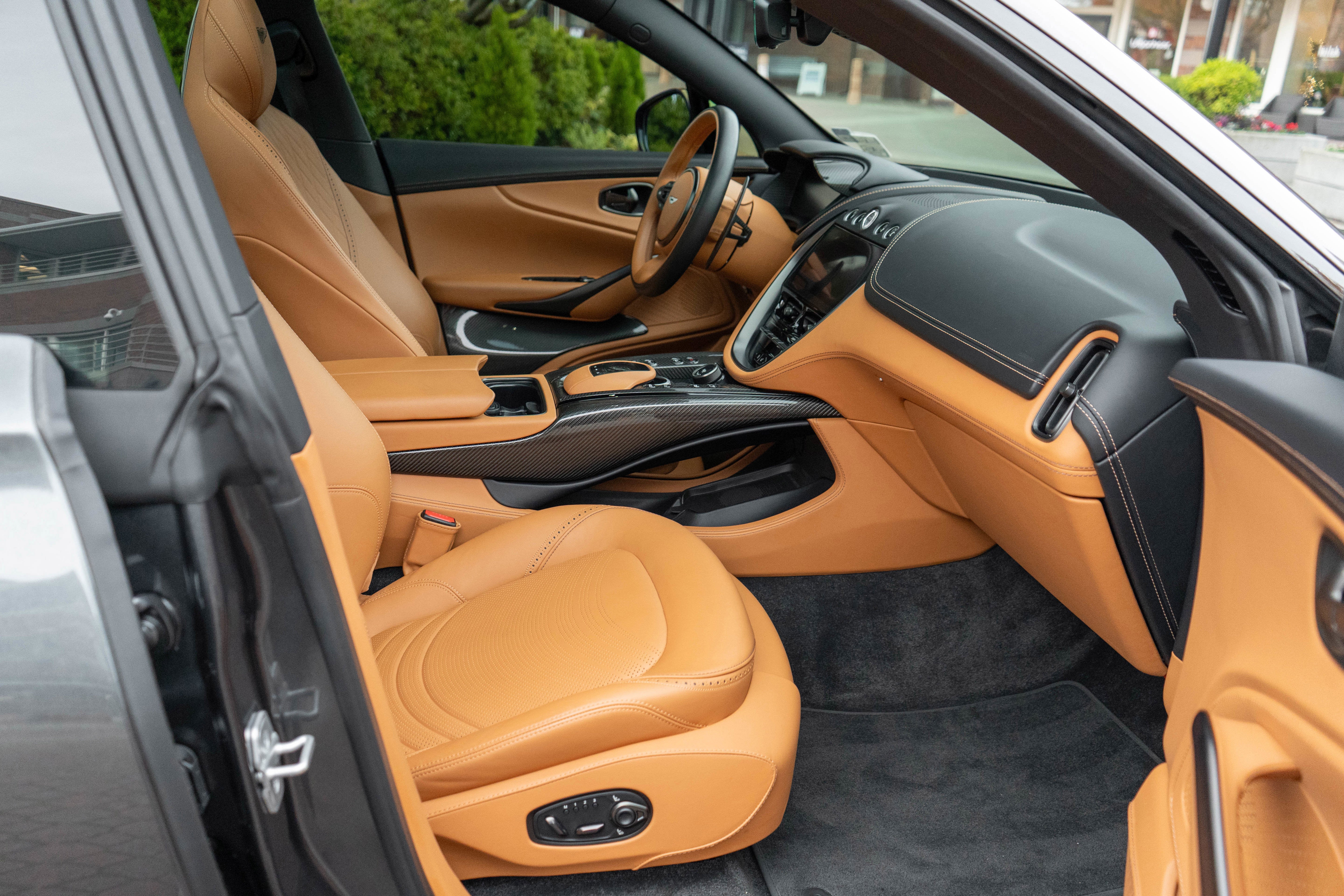 2024 Aston Martin DBX 707