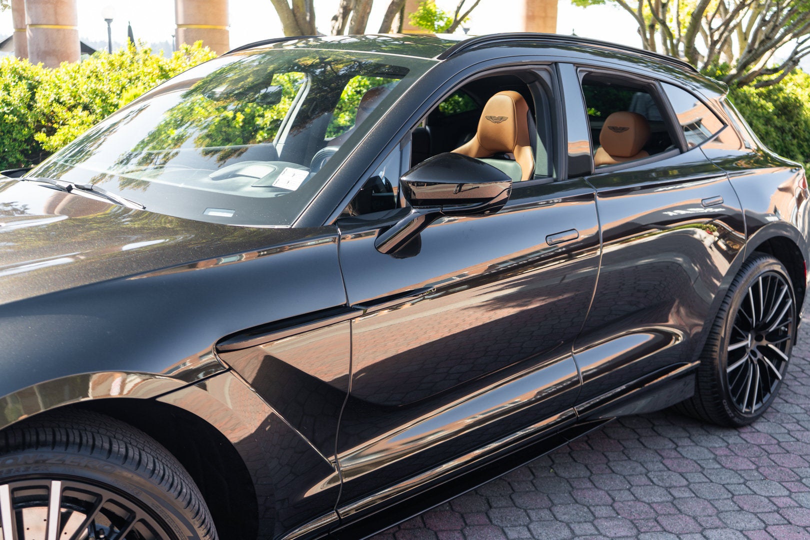 2023 Aston Martin DBX 707