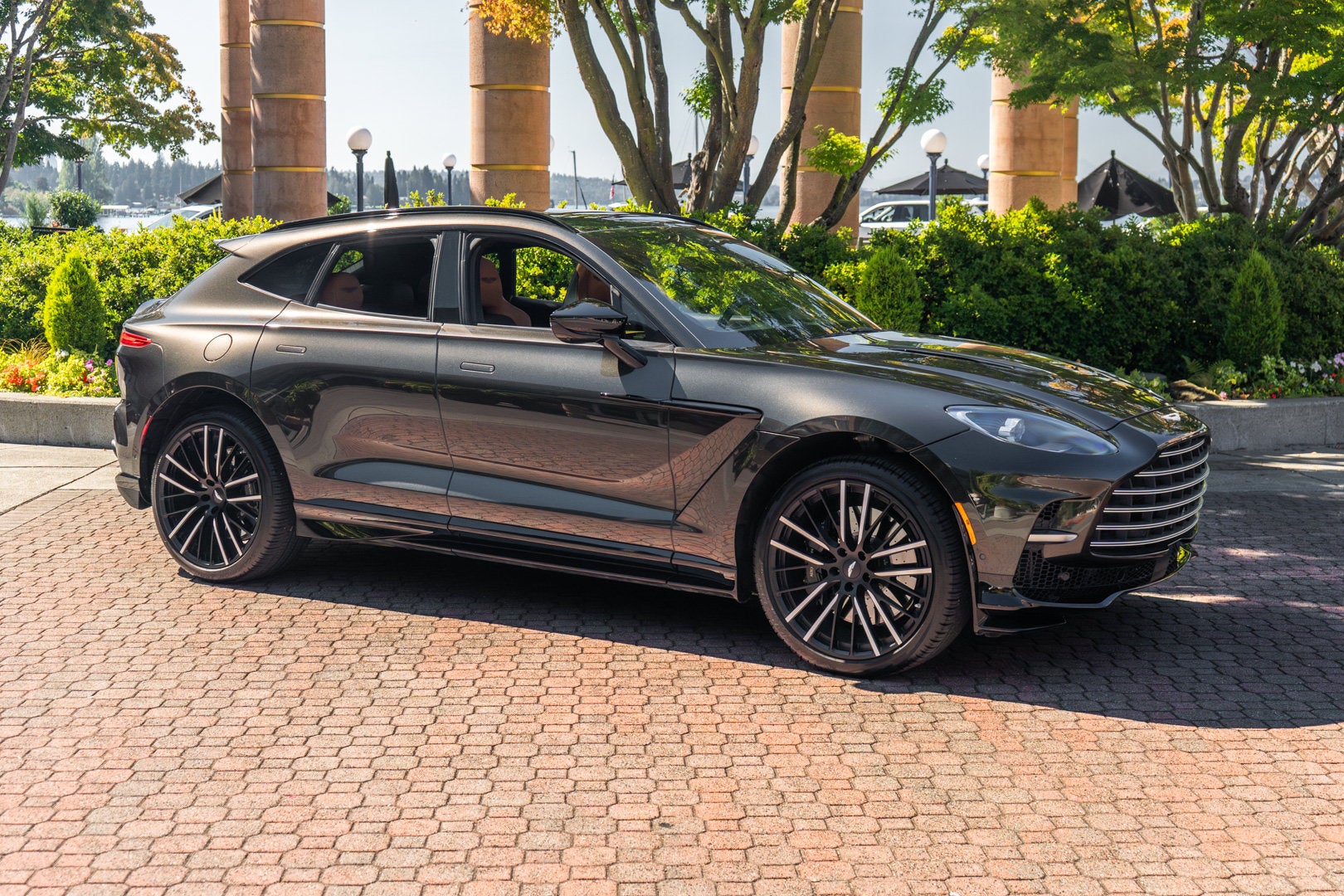 2023 Aston Martin DBX 707