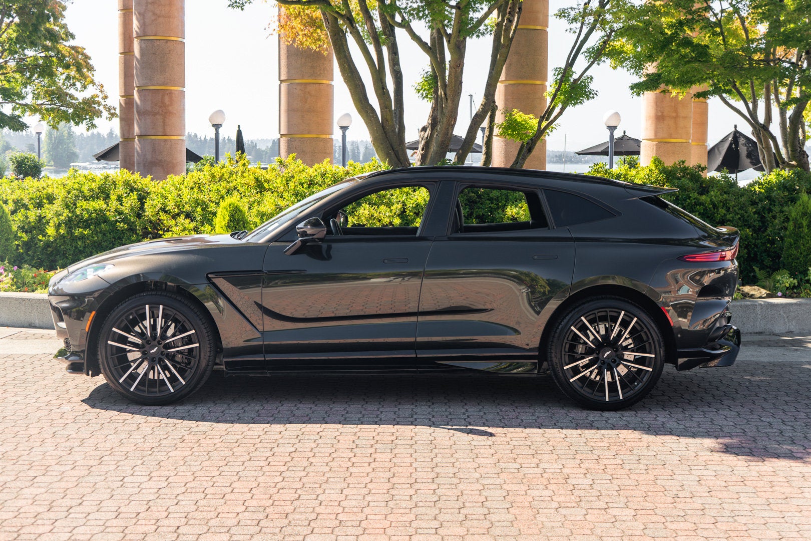 2023 Aston Martin DBX 707