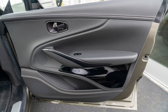 2023 Aston Martin DBX 707