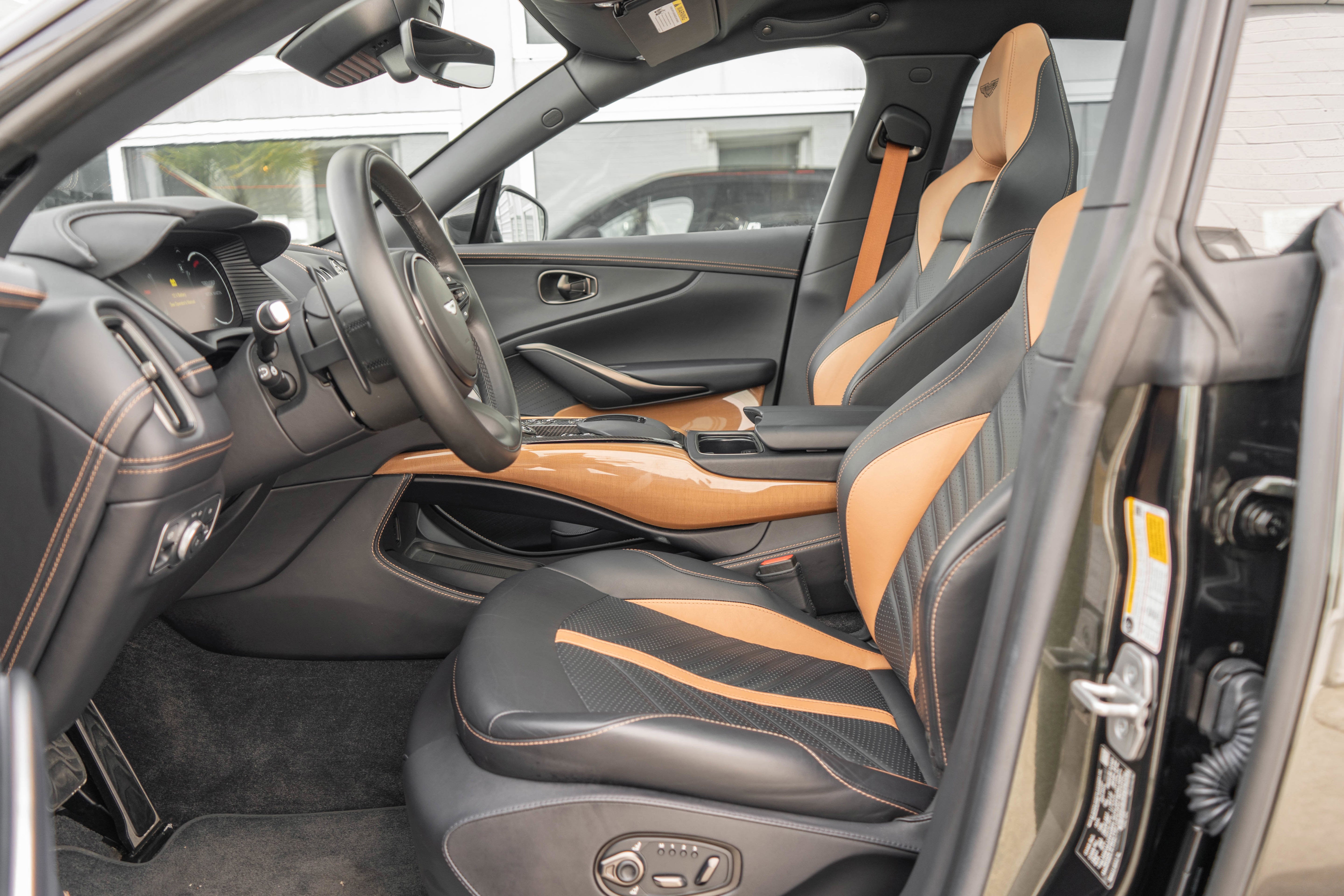 2023 Aston Martin DBX 707