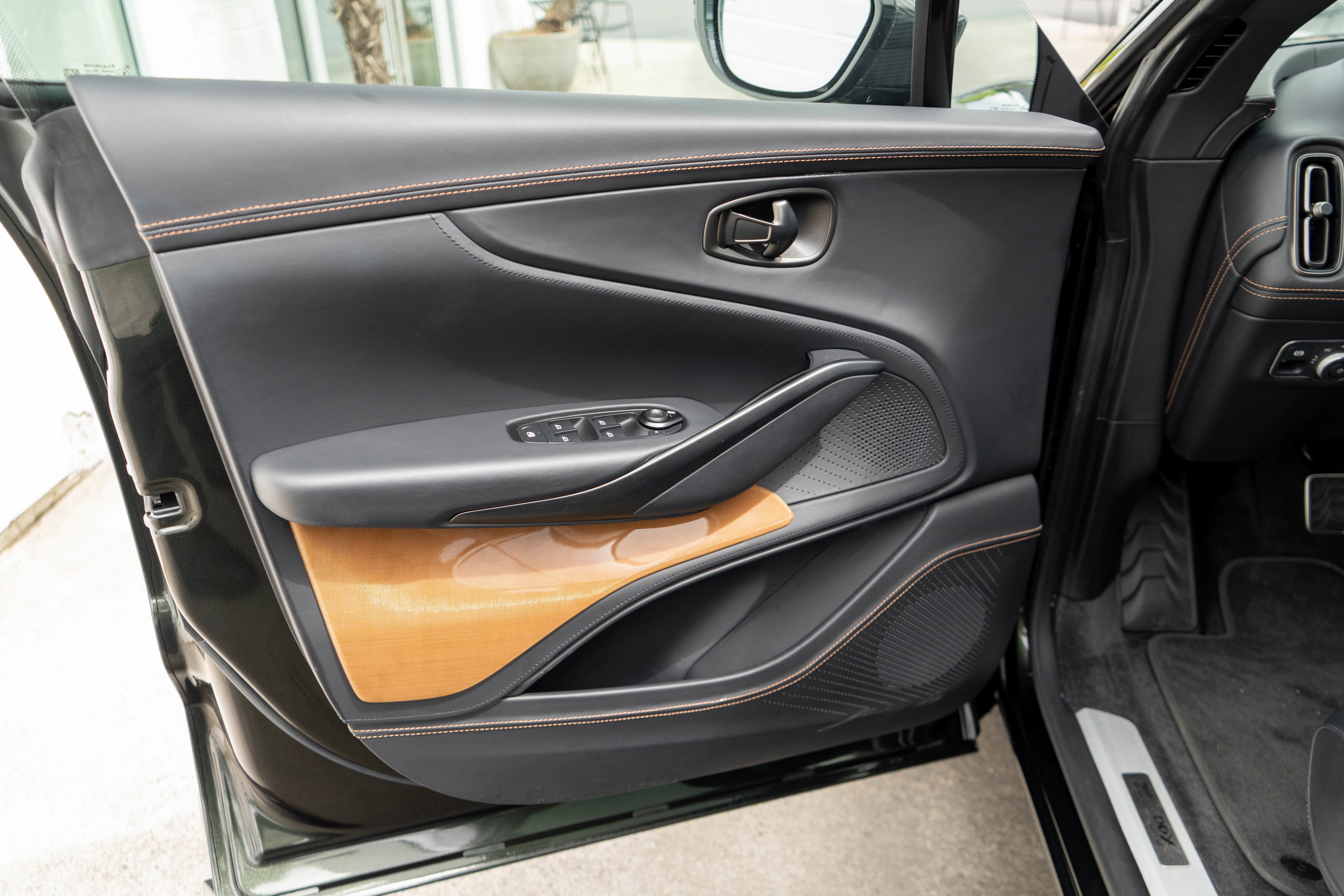 2023 Aston Martin DBX 707