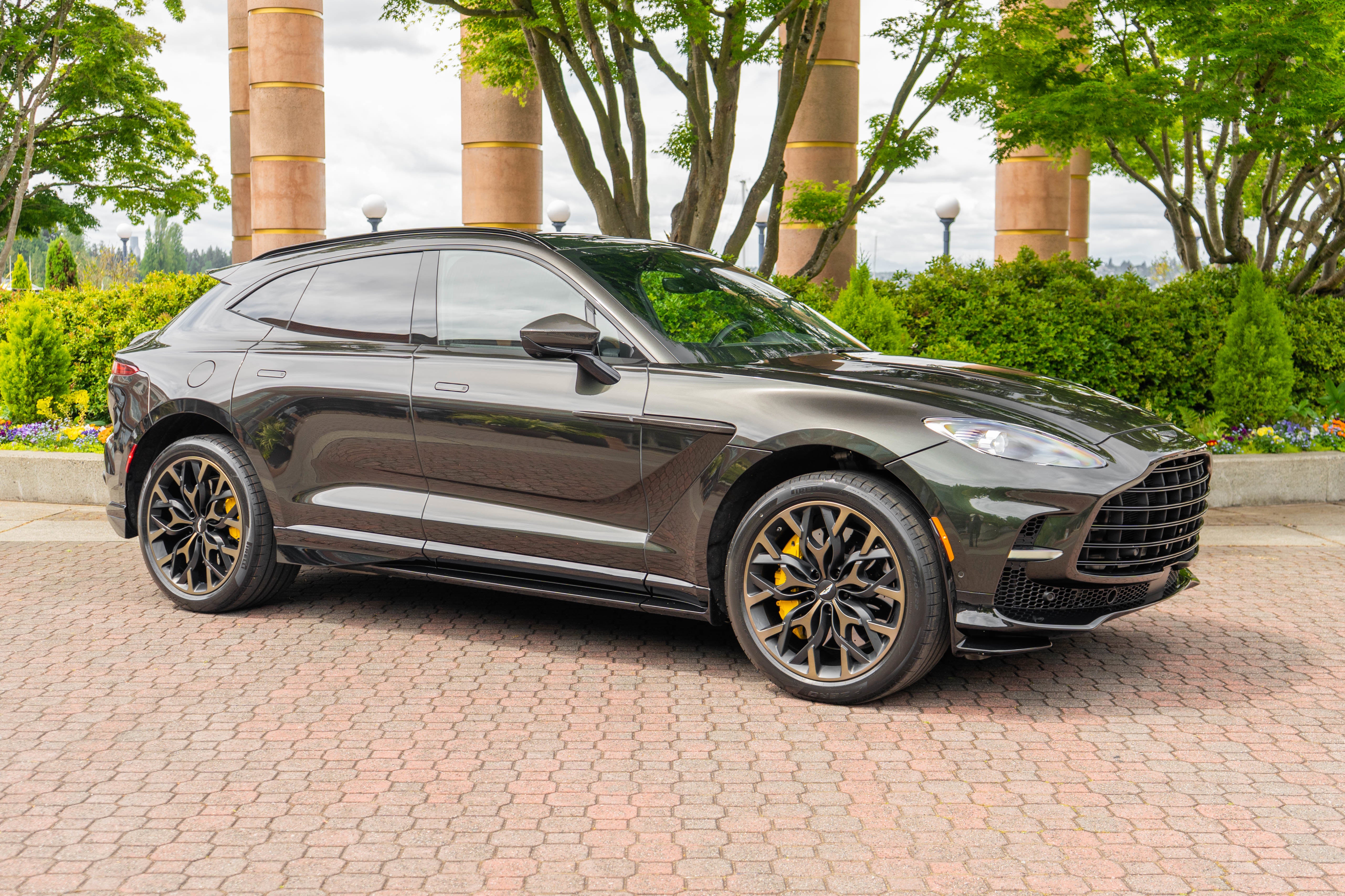 2023 Aston Martin DBX 707