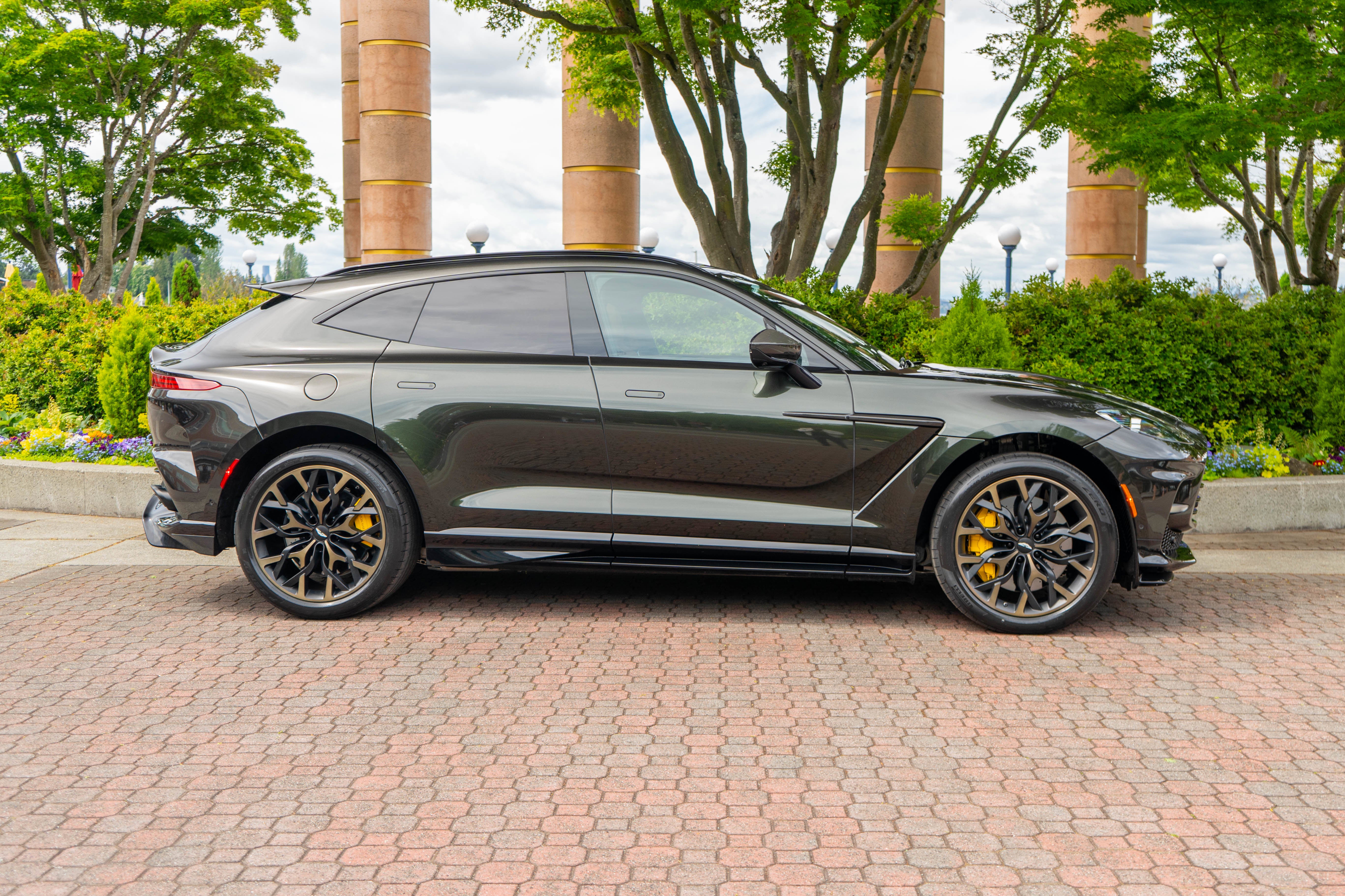 2023 Aston Martin DBX 707