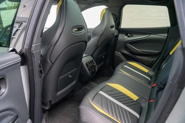 2023 Aston Martin DBX 707