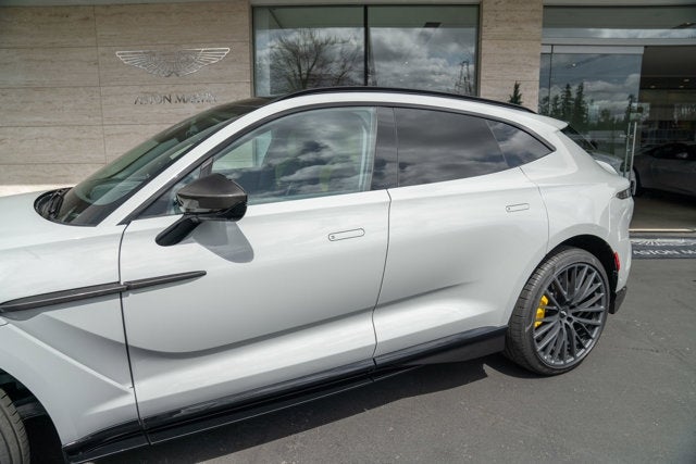 2023 Aston Martin DBX 707