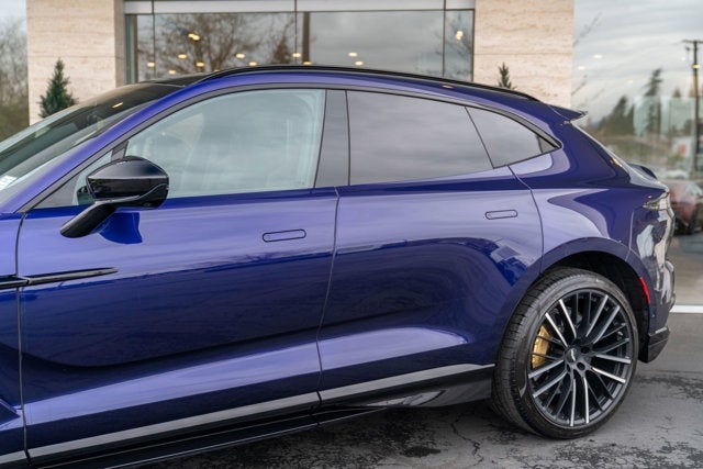 2023 Aston Martin DBX 707