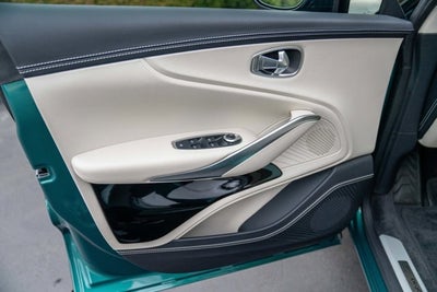 2023 Aston Martin DBX 707