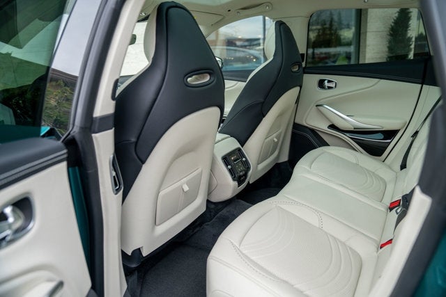 2023 Aston Martin DBX 707