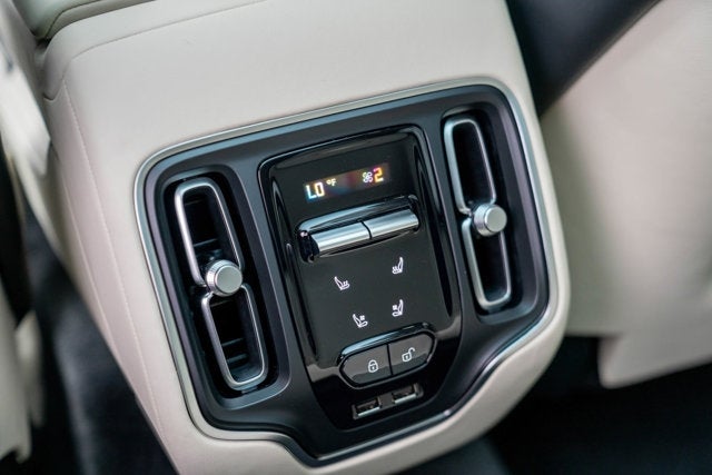 2023 Aston Martin DBX 707