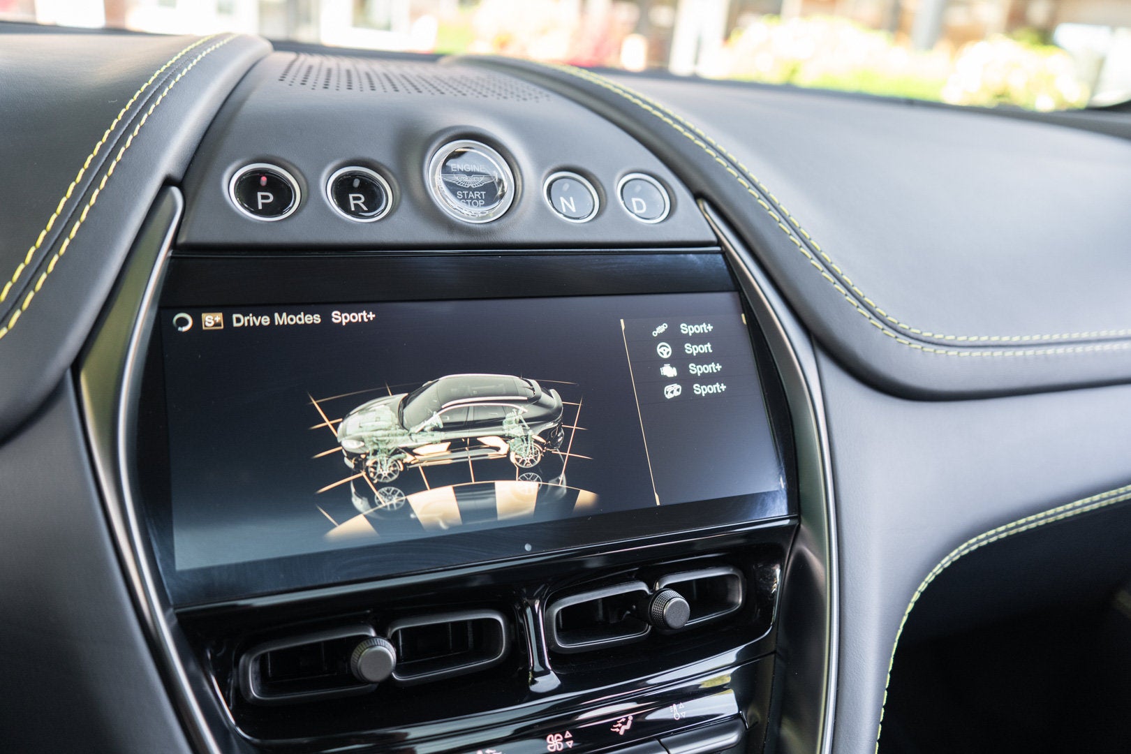 2023 Aston Martin DBX 707