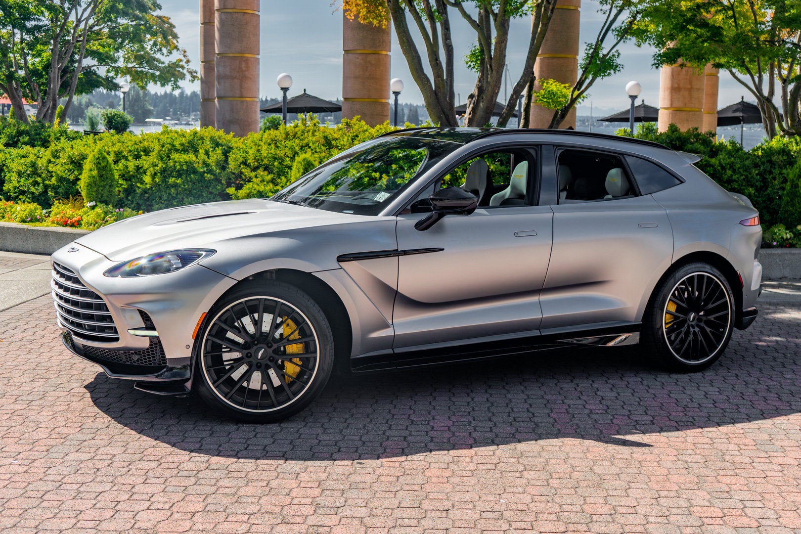 2023 Aston Martin DBX 707