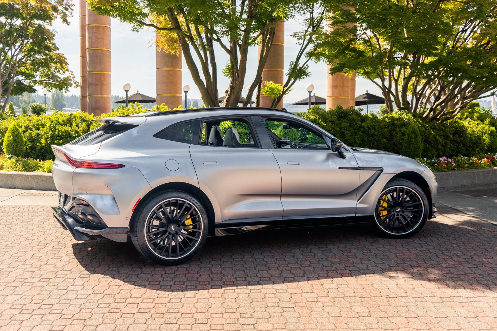 2023 Aston Martin DBX 707