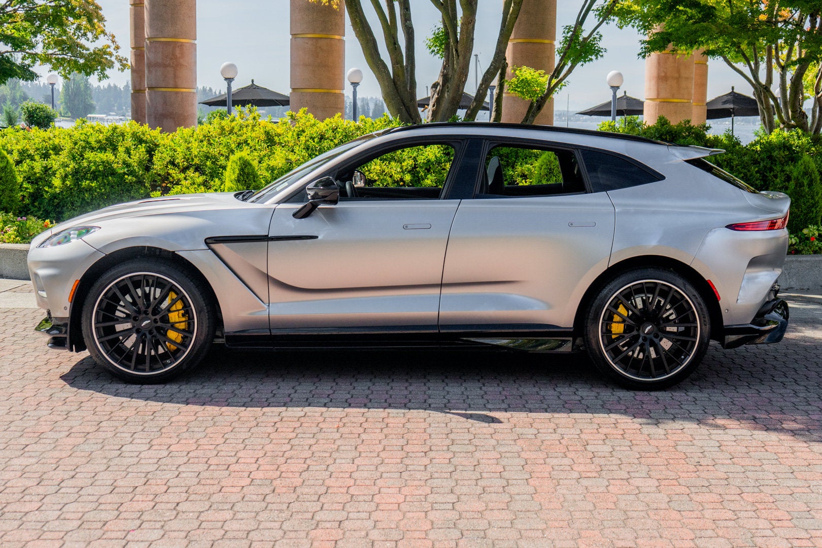 2023 Aston Martin DBX 707