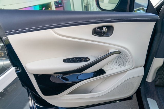 2023 Aston Martin DBX 707