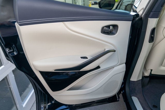 2023 Aston Martin DBX 707