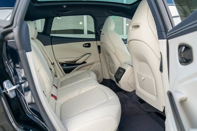 2023 Aston Martin DBX 707