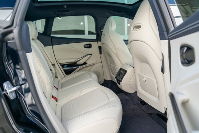 2023 Aston Martin DBX 707