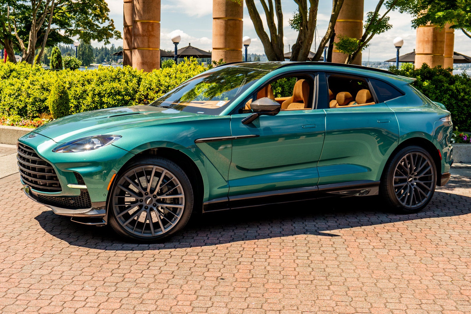 2023 Aston Martin DBX 707