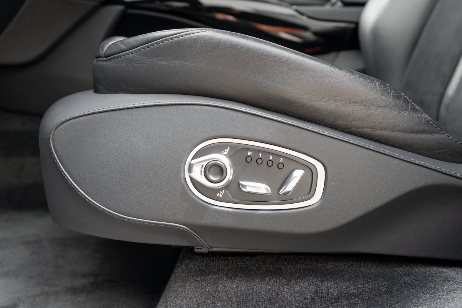 2023 Aston Martin DBX 707