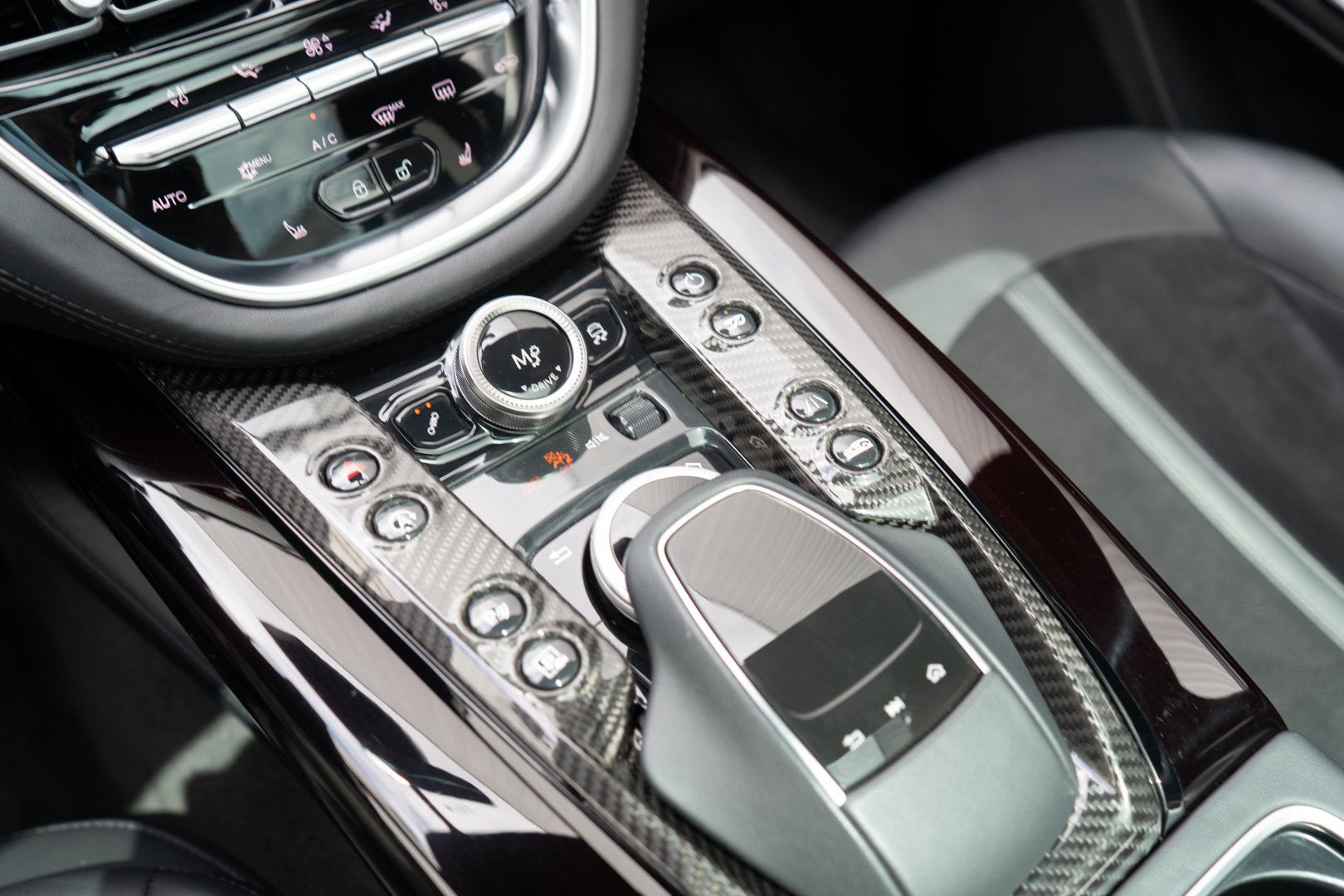 2023 Aston Martin DBX 707