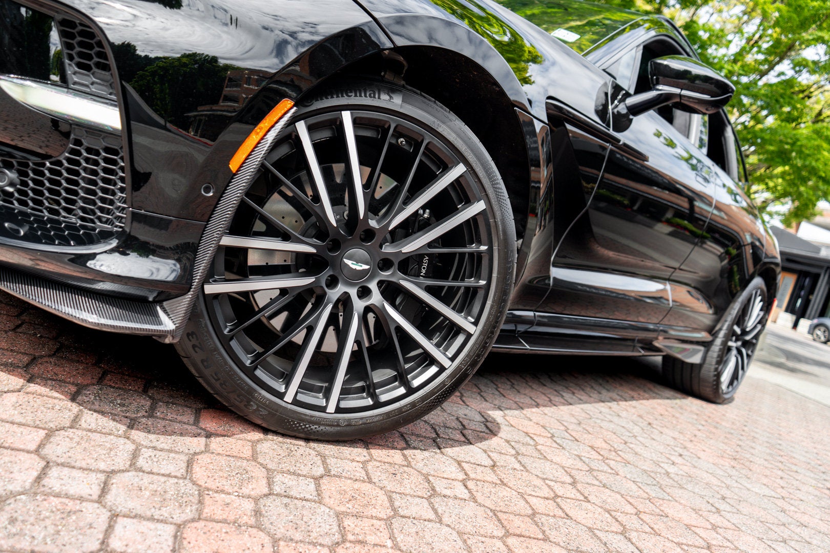 2023 Aston Martin DBX 707