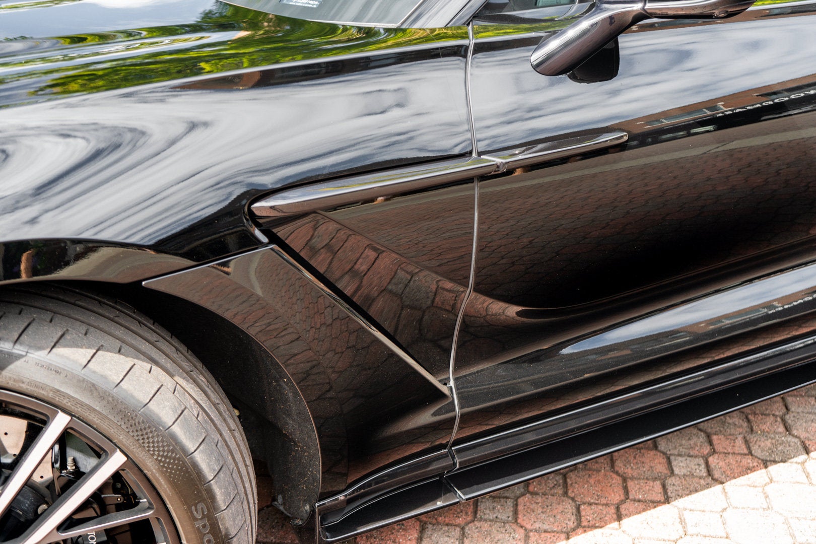 2023 Aston Martin DBX 707