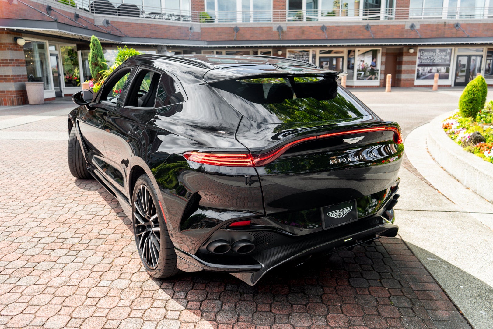 2023 Aston Martin DBX 707