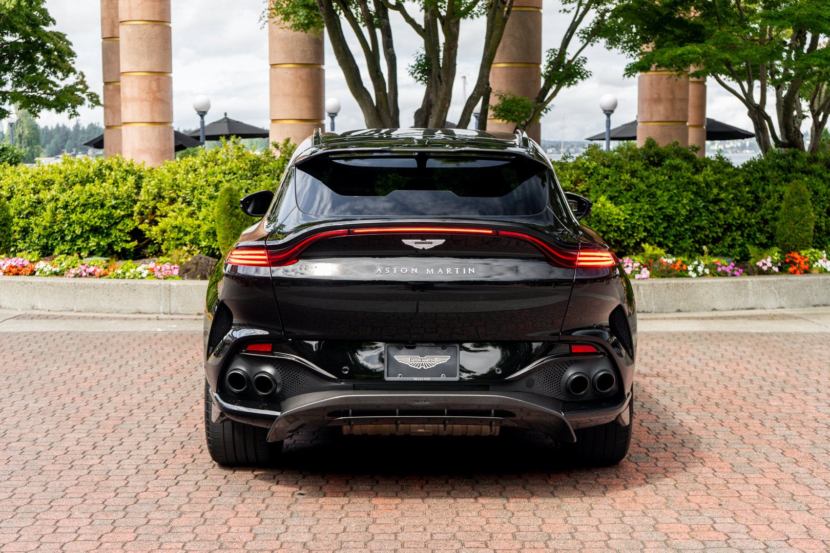2023 Aston Martin DBX 707