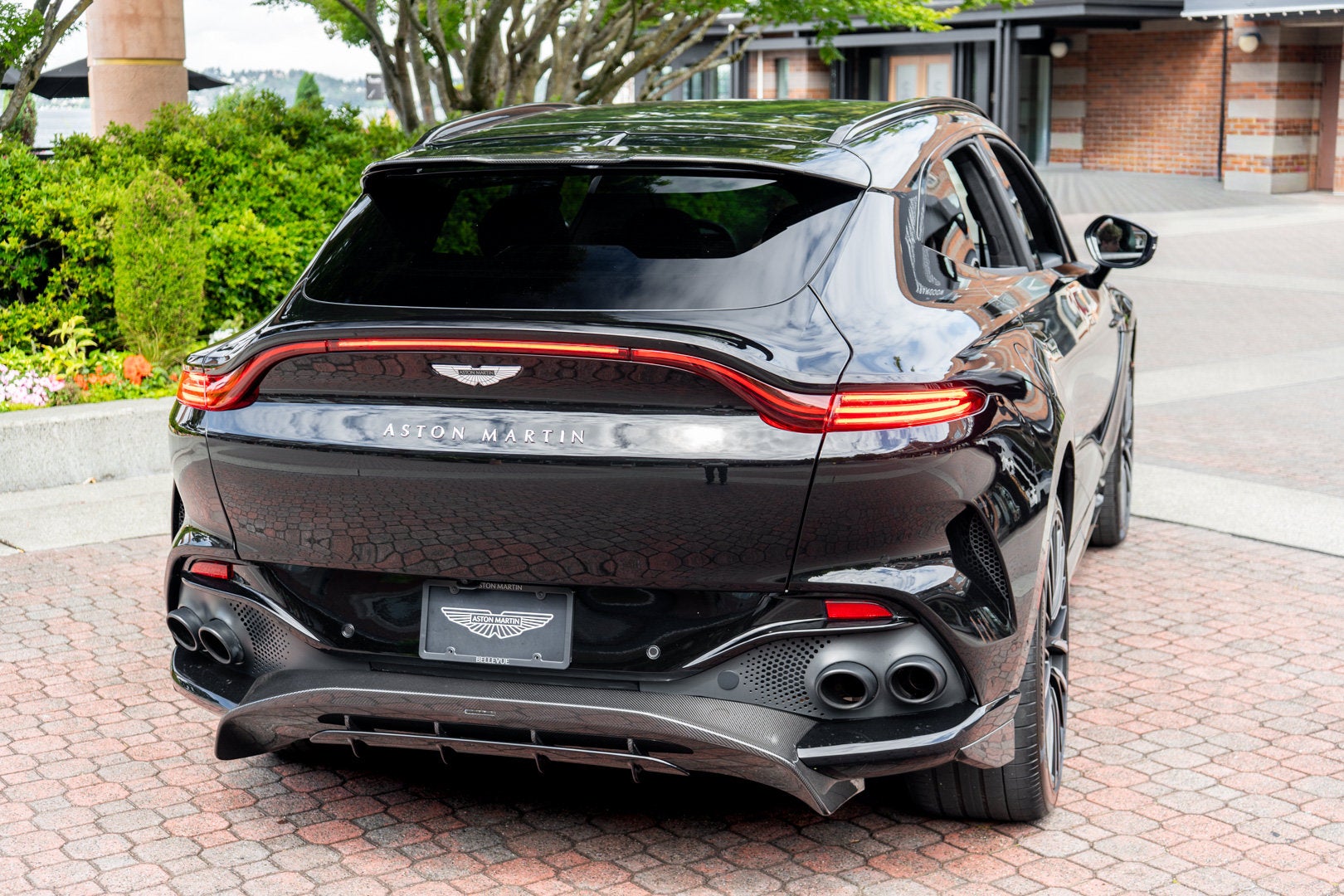 2023 Aston Martin DBX 707