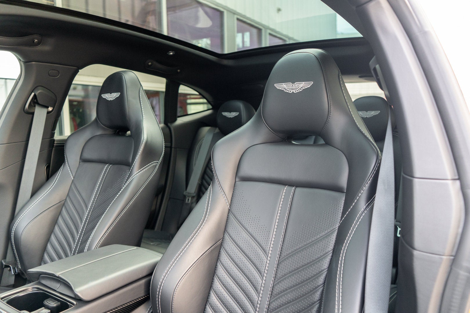 2023 Aston Martin DBX 707