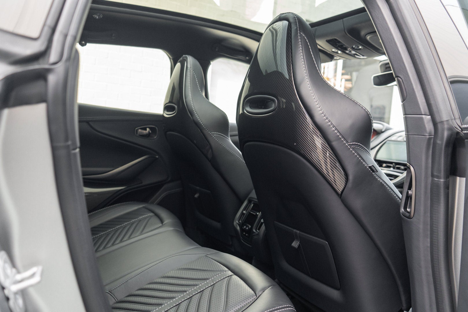 2023 Aston Martin DBX 707
