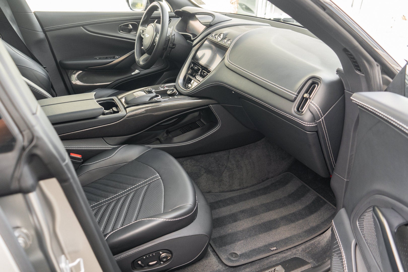 2023 Aston Martin DBX 707
