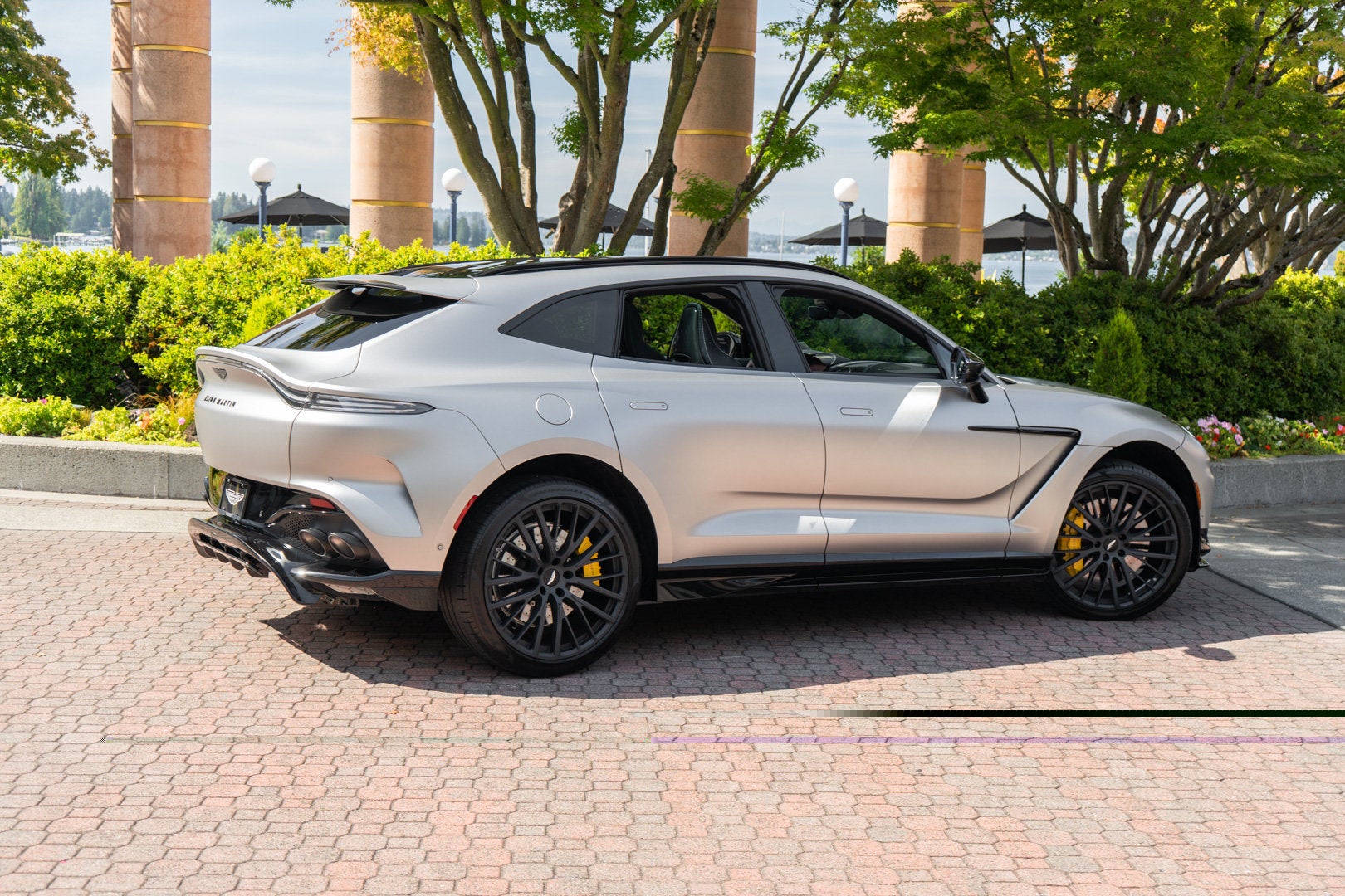 2023 Aston Martin DBX 707