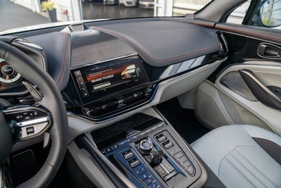 2025 Aston Martin DBX 707